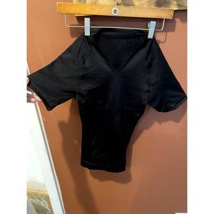 EUC SPANX COMPRESSION BLACK SHORT SLEEVE SHIRT WOMEN SIZE MEDIUM